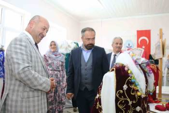 Kütahya Demirciören Köy Yaşam Merkezi’Nde İlk Ürünler Sergilendi
