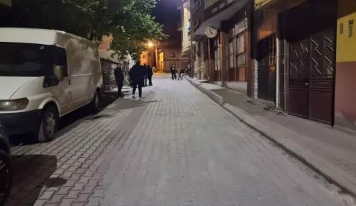 Kütahya Domaniç’te gece yarısı peş peşe deprem oldu!