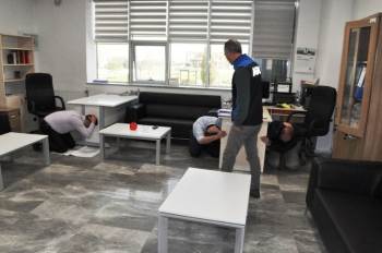 Kütahya Evliya Çelebi Eğitim Merkezi’Nde “Deprem Anı Ve Tahliye” Tatbikatı
