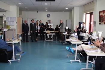 Kütahya Evliya Çelebi Hastanesi’Nde Hastalara Müzik Dinletisi
