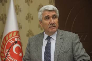 Kütahya İl Özel İdaresi’Nden 20 Sentetik Halı Saha
