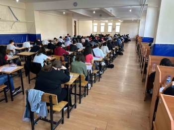 Kütahya Nafi Güral Fen Lisesinde Kümatfen Sınavları
