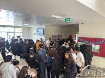 Kütahya Necip Fazıl Kısakürek Anadolu Lisesinde Fizik Şenliği
