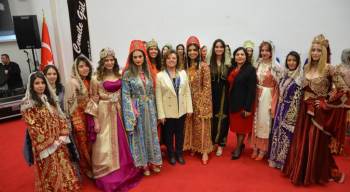 Kütahya’Nın Geleneksel Kıyafetleri Dpü’De Sergilendi
