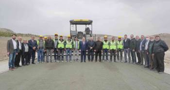 Kütahya’Nın İshak Seydi Mahallesi’Ne Beton Yol
