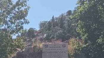 Kütahya’Nın Tarihi Hisar Kalesi’Nde Yangın
