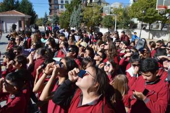 Kütahya’Nın Tavşanlı İlçesinde De Güneş Tutulması Gözlemlendi
