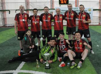 Kütahya Obm Halı Saha Futbol Turnuvasında Şampiyon Tavşanlı
