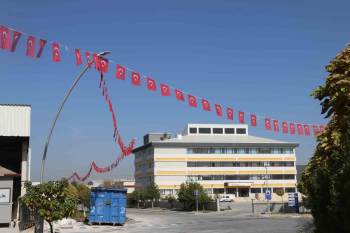 Kütahya Osb Bayraklarla Süslendi
