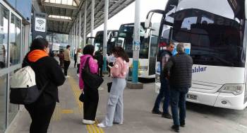 Kütahya Otogarı’Nda Bayram Hareketliliği
