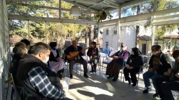 Kütahya Toplum Ruh Sağlığı Merkezi Edebiyat Atölyesi’Nde Şiir Ve Söyleşi
