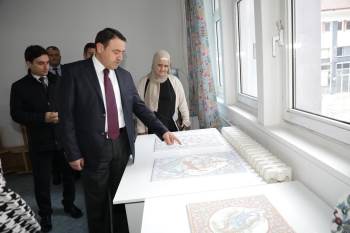 Kütahya Valisi Işın Aile Destek Eğitim Merkezini Ziyaret Etti
