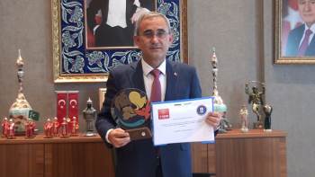 Kütahya’Ya ’Enpati Hayvan Dostu Şehir’ Ödülü
