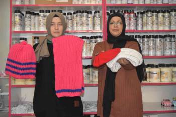 Kütahyalı Anneler Miniklerin Yüreklerini Isıtıyor
