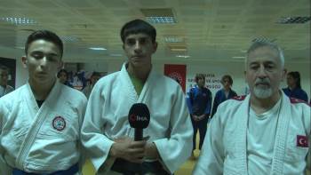 Kütahyalı İşitme Engelli Sporcu Milli Takım Kampına Davet Edildi
