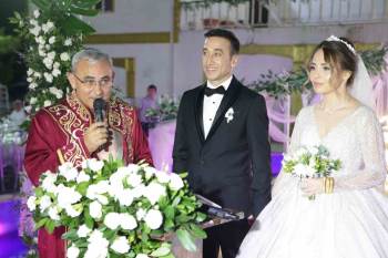 Kütahyalı Milli Atlet Halil Akkaş, Gizem Yılmaz İle Dünya Evine Girdi
