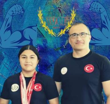 Kütahyalı Rümeysa Sam, Bilek Güreşi Şampiyonası’Nda Dünya Dördüncüsü Oldu
