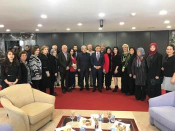 Kütahyalı Sanatçıların Karma Sergisine İlgi
