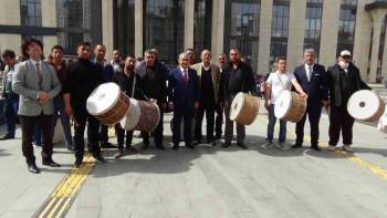 Kütahyalıları Sahura Davulcular Kaldıracak
