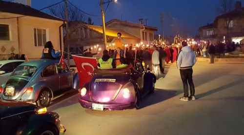 Kutlamaların 3'üncü gününde fener alayı