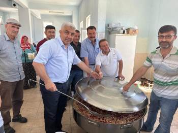 Kutluhallar Köyünde Geleneksel Aşure Etkinliği
