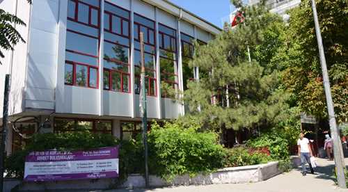 Kütüphanenin taşınmasına başlandı