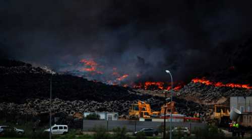 LASTİK MEZARLIĞINDA DEV YANGIN