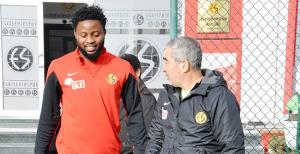 Lawal'ı kazanmaya çalışıyor