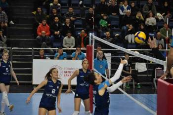 Ligin 13. Haftasında Bozüyük Belediye:0  Sakarya Voleybol:3
