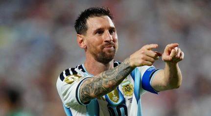 Lionel Messi tarihe geçti! Dünya Kupası’nda ilk kez hat-trick yaptı, rekorları altüst etti