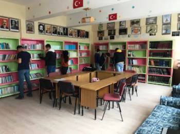 Lise Kütüphanesinde İyileştirme Çalışması

