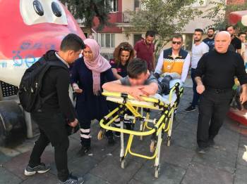 Lise öğrencileri arasında bıçaklı kavga: 2 Yaralı