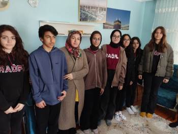 Lise Öğrencilerinden Depremzedelere Tam Destek
