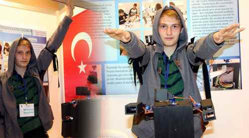Liseli gençler çok amaçlı insansı robot üretti