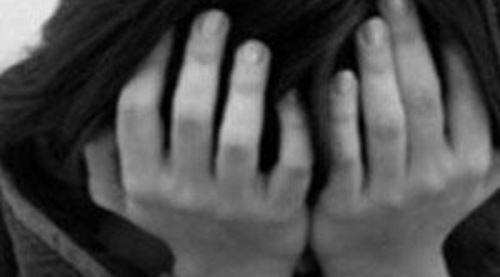 Liseli kızı zorla öpen sanığa 11 yıl hapis