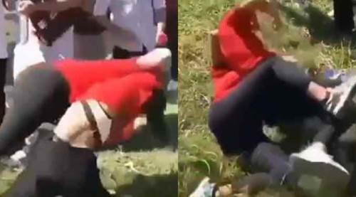 Liseli kızlar birbirine girdi, arkadaşları gülerek izledi!