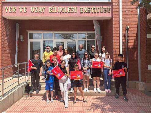 Lösemiyi yenen çocuklar ve gençler uzaya büyüleyici bir yolculuğa çıkt