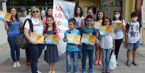 Lösemiyi yenip gezmeye çıktılar