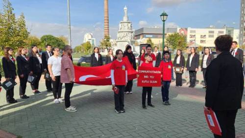 LÖSEV'den Eskişehir'de Ulus Anıtı önünde coşkulu kutlama!