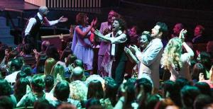 Lüküs Hayat yeniden Istanbul'da