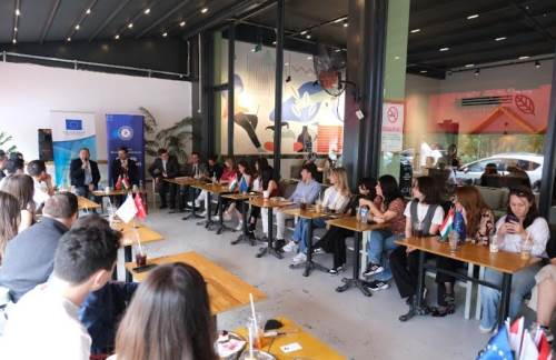 Macaristan Büyükelçisi gençlerle Eskişehir'de buluştu