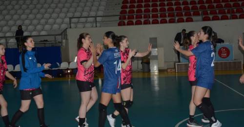 Maçtan sonra birbirlerini tebrik ettiler