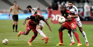 Sağlam maçtan sonra hakemleri bombaladı