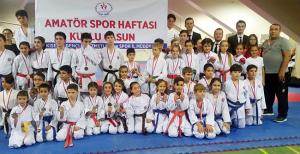 Madalyalarını aldılar