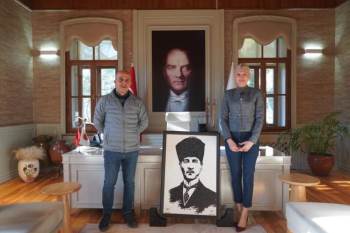 Madenci Kadınlardan Anlamlı Hediye
