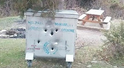 Magandaların hedefi çöp konteynırı