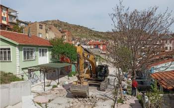 Mahalle Baştan Ayağa Yenileniyor
