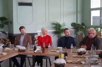 Mahalle Muhtarları İle Belediyeye Ait Tesisleri Gezdi
