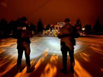 Mahalleler Onlara Emanet
