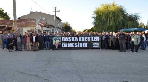 Mahalleli Enes için toplandı